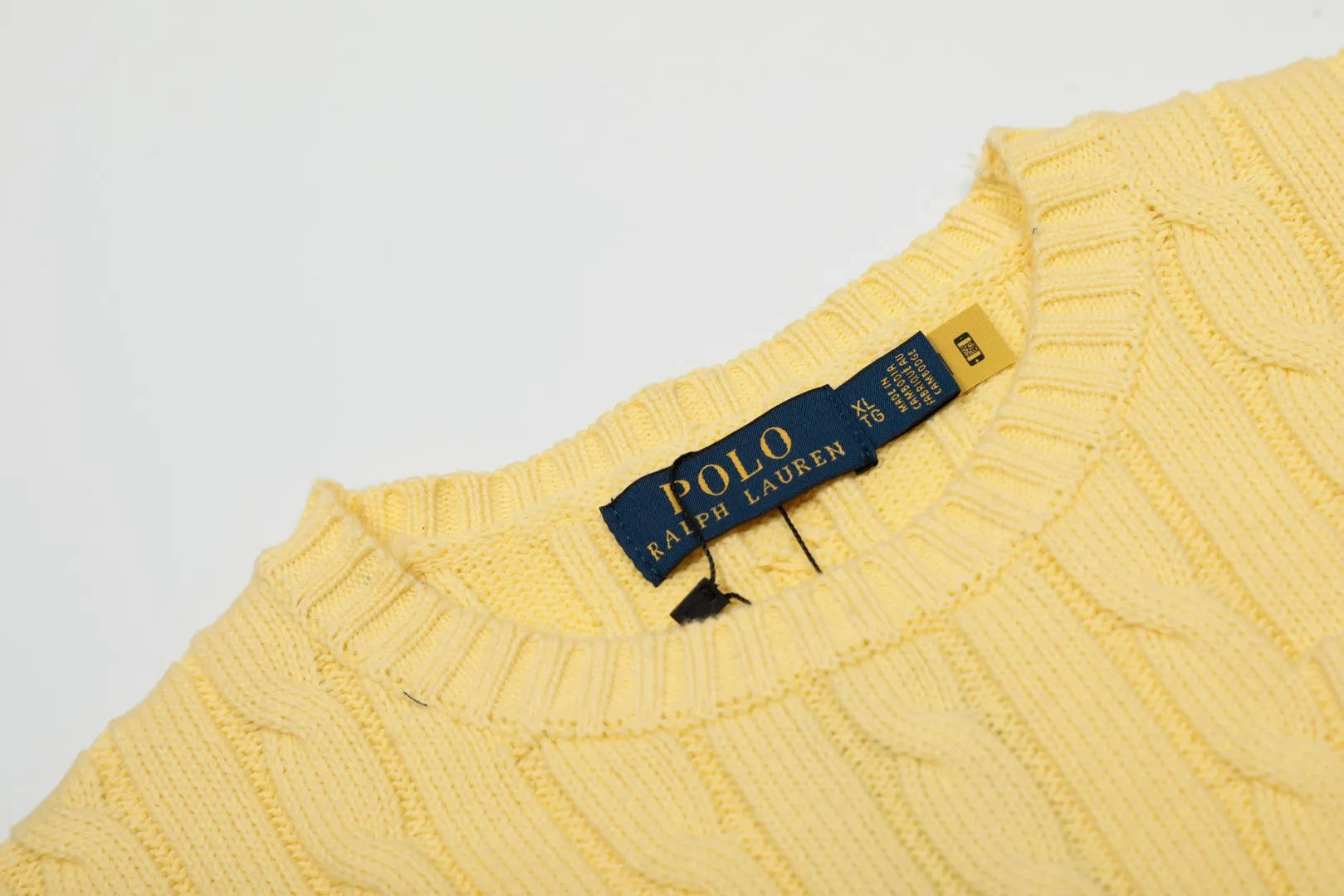 P154 💰 "Top quality" Style number: DS222# (not off the shelves all year round) [Ralph Lauren round neck pocket style solid color pony embroidered logo knitted short sleeves] ✅Ralph Lauren Ralph Lauren classic basic pocket all-match style goddess knitted short sleeves for all seasons ✅Main supplier platform live broadcast Wholesale entity Replenish when out of stock Not off the shelf ✅ZP quality 1:1 version Scan the code to enter the GF website Counter quality ✅Details and quality are the only one in Guangzhou. Imported quality cotton yarn, focusing on high-end, cost-effective, good quality needless to say. ✅The version is restored to the original order. The maximum size can be worn up to 160 pounds. Loose, comfortable and stress-free. ✅The upper body is simple and easy to match. A must-have for goddess ootd. Good-looking clothes are never picky. A must-have in the goddess’ wardrobe. Size: S-XL. Color: White, almond, purple, orange, gray, yellow, black, khaki, pink, navy, rose, green. Chinese red olive green light blue white label light blue blue label